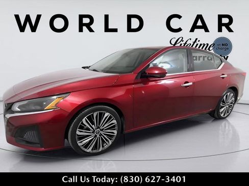 Used 2023 Nissan Altima 2.5 SL image 3