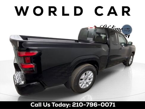 Used 2024 Nissan Frontier SV w/ SV Convenience Package image 4