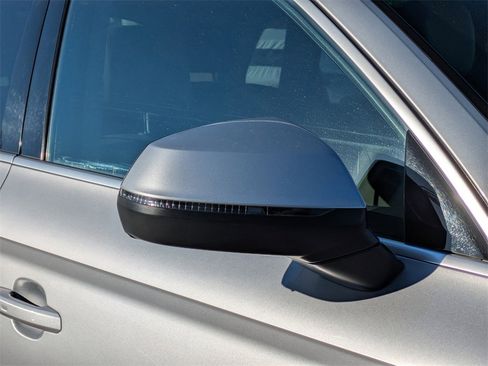 Used 2018 Audi Q5 2.0T Premium Plus w/ Premium Plus Package image 12