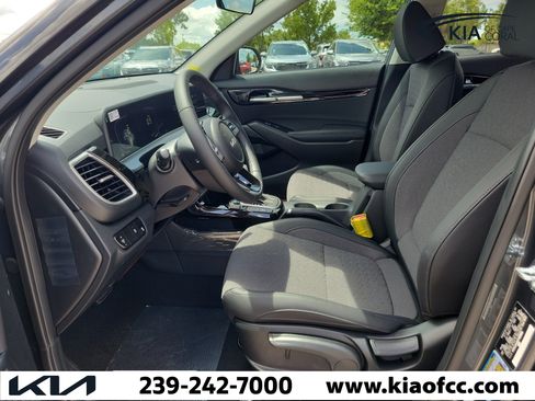 New 2026 Kia Seltos S FWD image 19