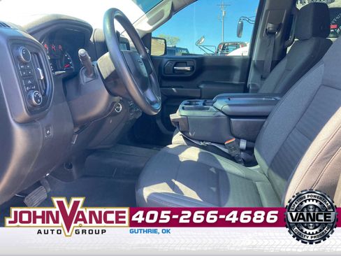 Used 2024 Chevrolet Silverado 1500 Custom Trail Boss AWD/4WD image 3
