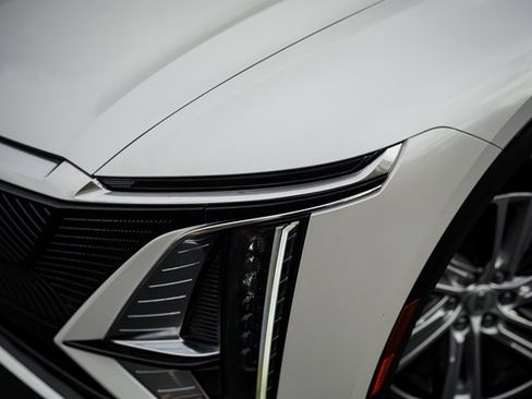 Used 2024 Cadillac Lyriq Tech image 3