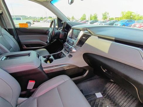Used 2019 Chevrolet Suburban LT AWD/4WD image 7