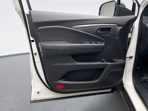 Used 2023 Honda Passport EX-L image 9
