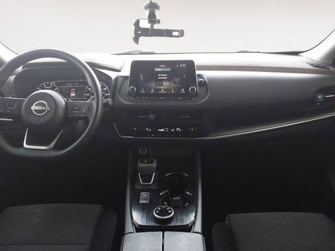 Used 2023 Nissan Rogue SV image 10