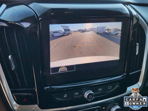 Used 2021 Chevrolet Traverse LT image 23