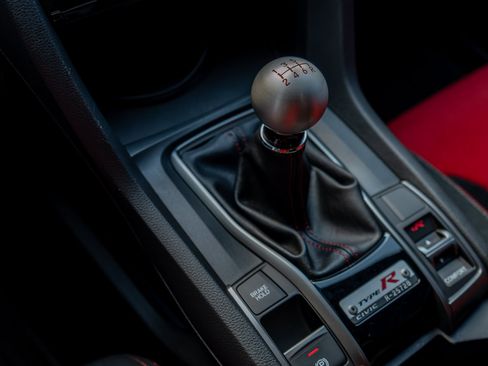 Used 2019 Honda Civic Type R image 16