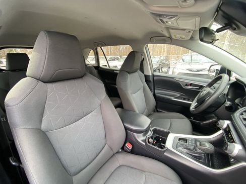 Used 2024 Toyota RAV4 XLE image 21