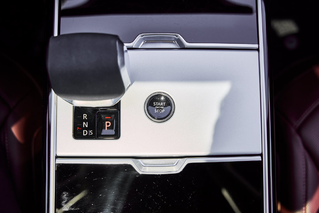 Used 2025 Land Rover Range Rover SE AWD/4WD image 60