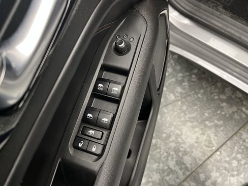 Used 2023 Jeep Compass Limited image 7