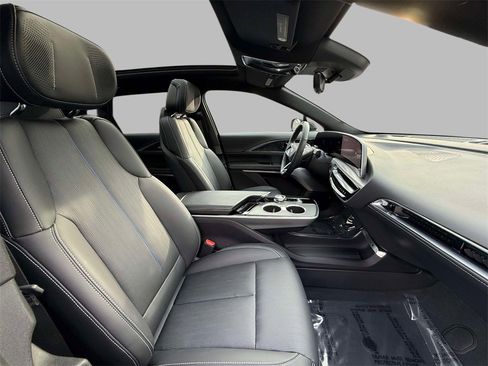 Used 2024 Cadillac Lyriq Luxury w/ LPO, Floor Liner Package image 14