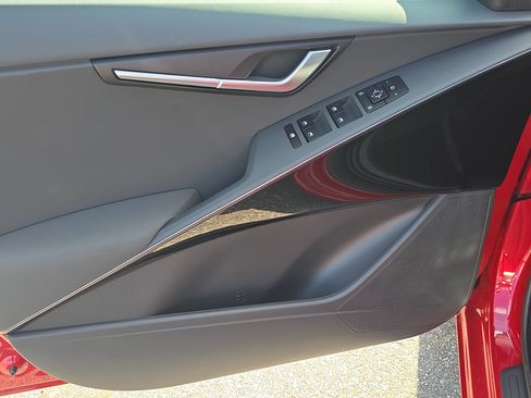 New 2026 Kia Niro EX image 19