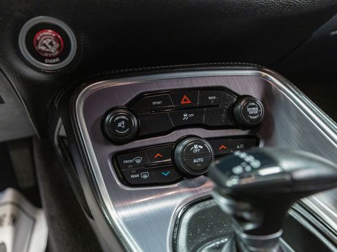 Used 2016 Dodge Challenger R/T image 14