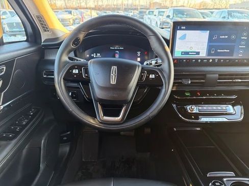Used 2024 Lincoln Corsair AWD image 17