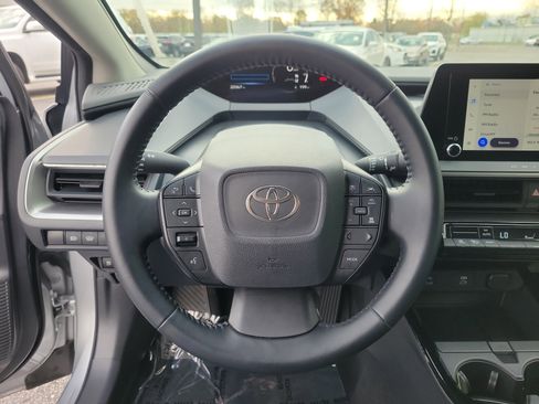 Used 2025 Toyota Prius LE image 21