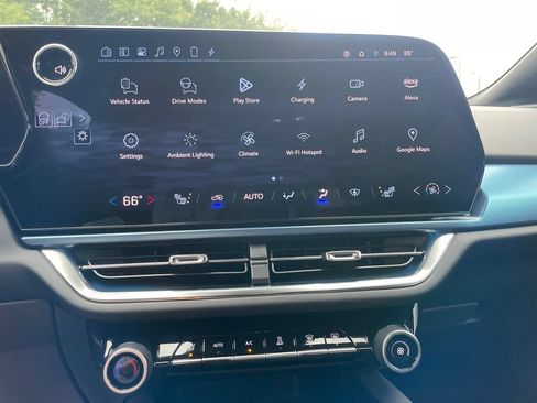 Used 2025 Chevrolet Equinox EV LT w/ Convenience Package FWD image 18