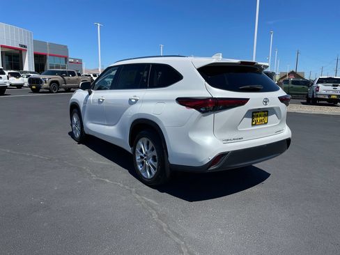 Used 2023 Toyota Highlander Limited AWD/4WD image 5