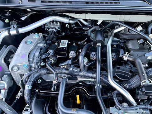 Certified 2025 Nissan Sentra SV image 31