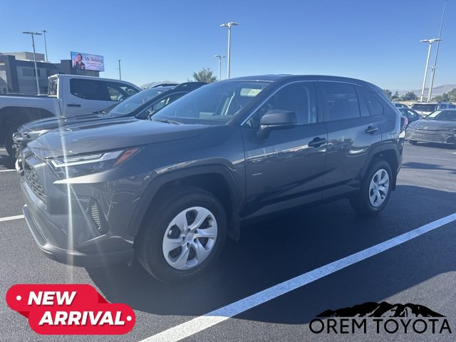 Used 2025 Toyota RAV4 LE AWD/4WD image 7