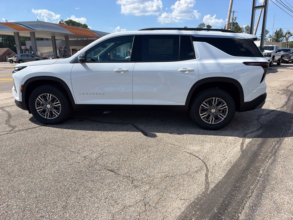 New 2027 Chevrolet Traverse LT w/ Driver Confidence Package FWD image 8