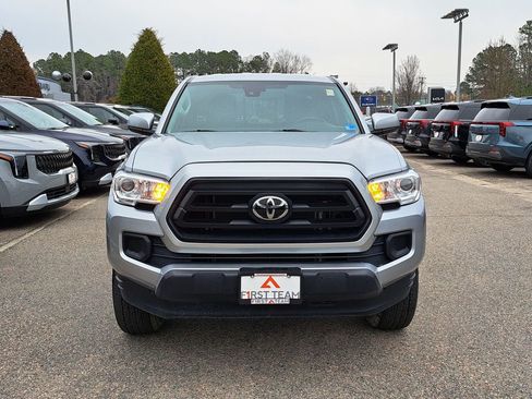 Used 2023 Toyota Tacoma SR w/ SR Convenience Package image 3