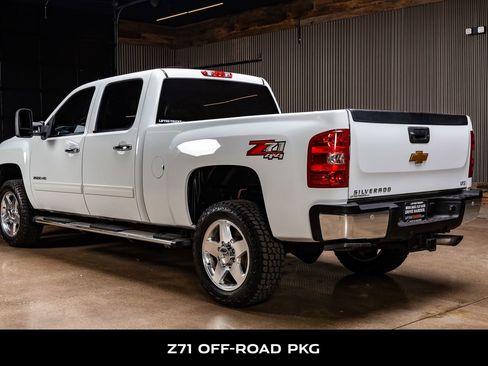 Used 2014 Chevrolet Silverado 2500 LTZ w/ LTZ Plus Package image 6