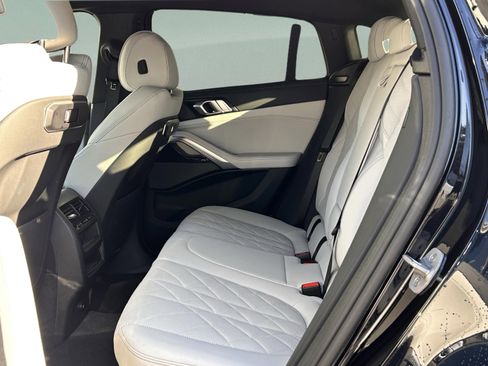 Used 2025 BMW X6 xDrive40i image 24