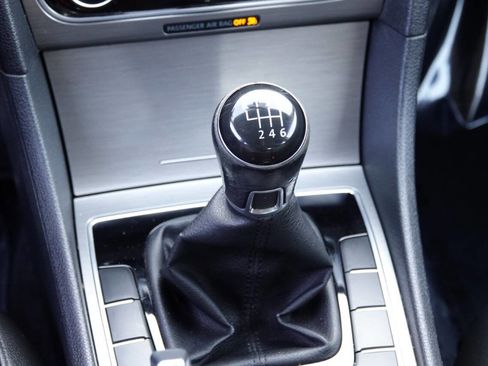 Used 2015 Volkswagen Passat TDI SE FWD image 68