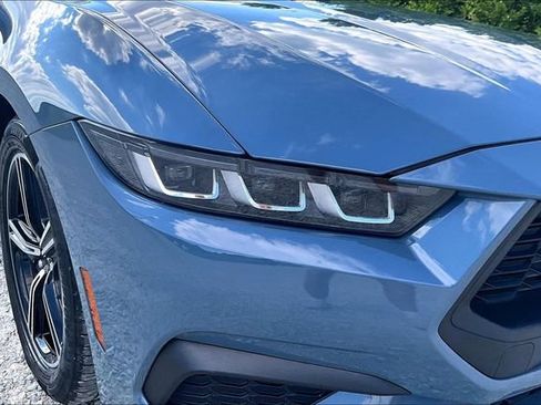 Used 2025 Ford Mustang Premium RWD image 27