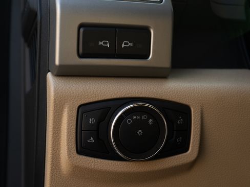 Used 2019 Ford F250 Lariat w/ Lariat Ultimate Package image 42