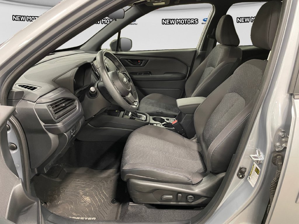Used 2025 Subaru Forester Premium AWD/4WD image 11