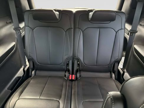 Used 2025 Jeep Grand Cherokee L Limited AWD/4WD image 16