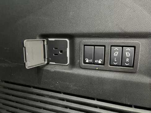 Certified 2025 Chevrolet Suburban RST w/ RST Capability Package image 35