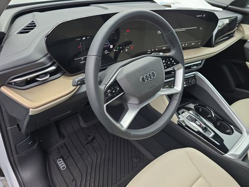 New 2025 Audi Q5 Premium image 16