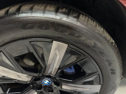 Used 2024 BMW iX xDrive50 w/ Premium Package AWD/4WD image 85