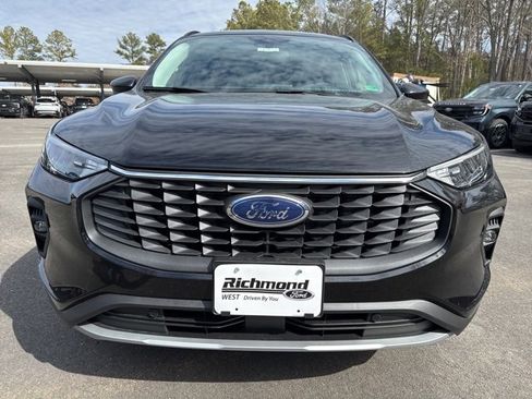 New 2026 Ford Escape SE image 8