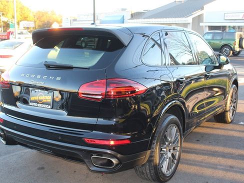 Used 2017 Porsche Cayenne Platinum Edition image 3