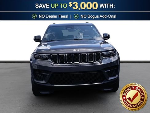 Used 2025 Jeep Grand Cherokee Laredo X RWD image 11