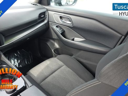 Used 2025 Nissan Rogue SV AWD/4WD image 28