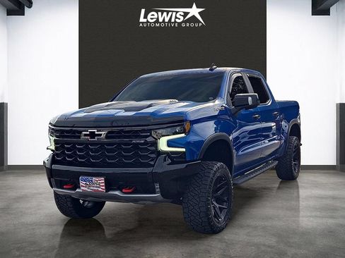 Used 2022 Chevrolet Silverado 1500 ZR2 w/ Technology Package AWD/4WD image 1