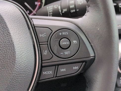 Used 2025 Toyota RAV4 XLE Premium FWD image 27