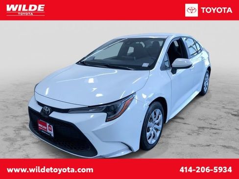 Used 2021 Toyota Corolla LE image 1