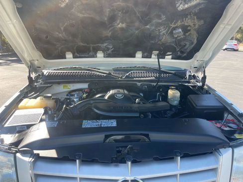 Used 2002 Cadillac Escalade Luxury image 18