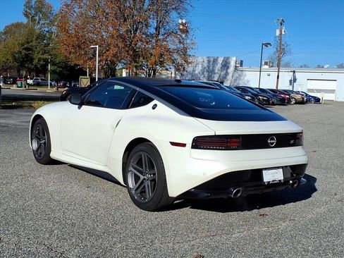 Used 2025 Nissan Z Sport w/ Floor Mat Package image 6