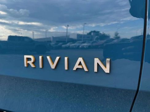 Used 2022 Rivian R1T Adventure AWD/4WD image 10