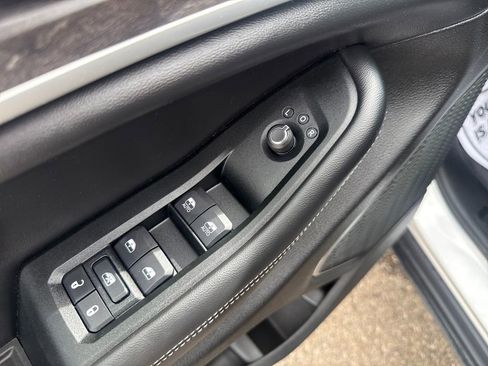 Used 2025 Jeep Grand Cherokee Limited 4xe w/ Trailer Tow Package image 12