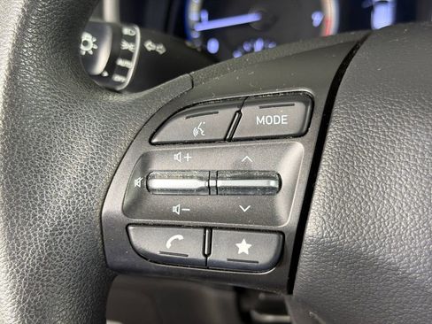 Used 2023 Hyundai Kona SE FWD image 24