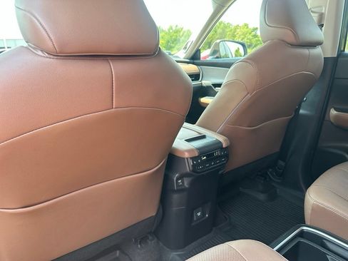 Used 2024 Toyota Grand Highlander AWD image 20