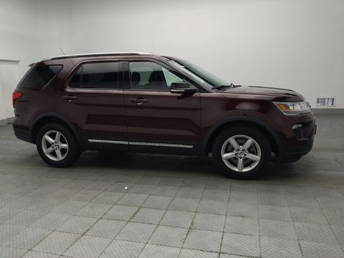 Used 2018 Ford Explorer XLT w/ Equipment Group 201A FWD image 11