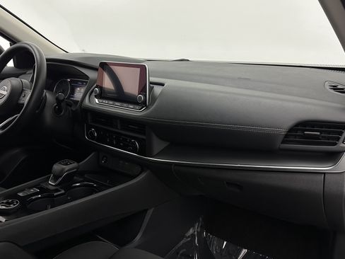 Used 2024 Nissan Rogue S AWD/4WD image 37